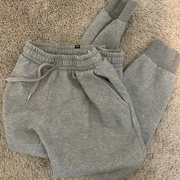 Puma Men's Fleece Lined Tapered Leg Cuffed Athletic Sweatpants (Gray X-Large) - Picture 7 of 7